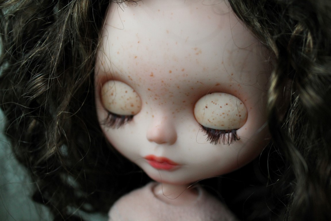 amanda - custom blythe doll