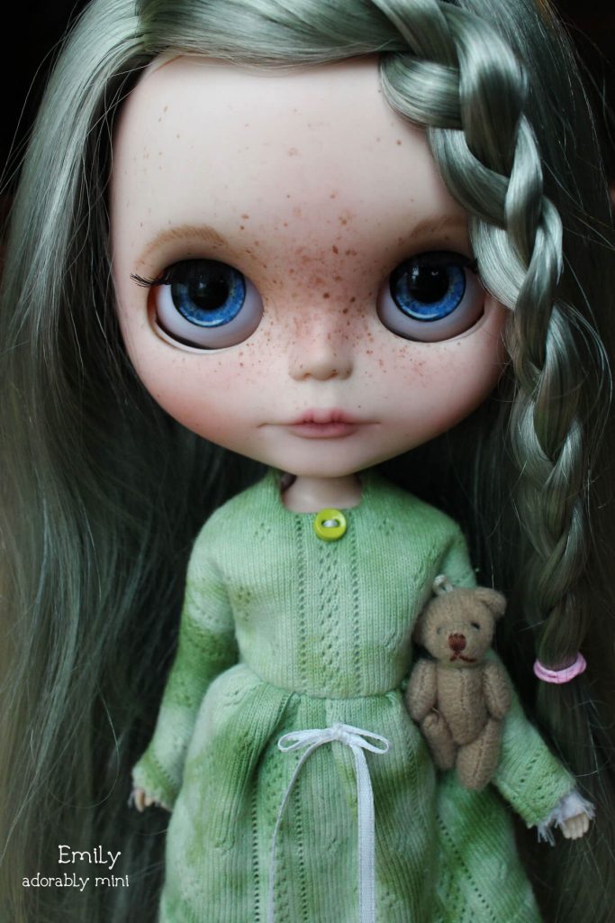 Blythe-Doll-18-Emily---11
