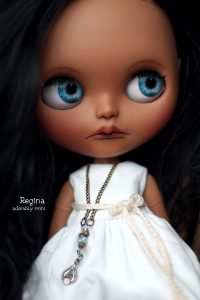 Blythe Doll - Reginas Bright Blue Eyes